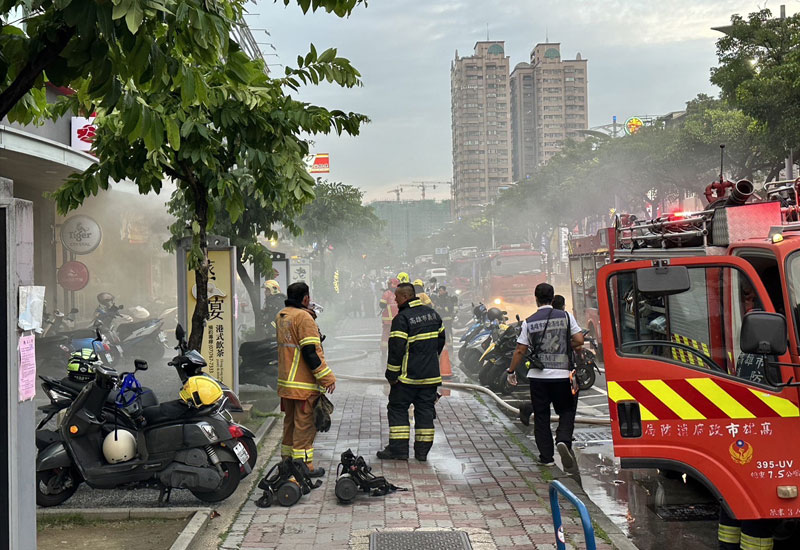 芭比Ｑ了！高雄燒肉店客人烤肉油多失火 1員工嗆傷